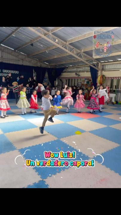 Video: 🇨🇱💃🏻 ¡Hoy fue día de bailes típicos en nuestra Escuela La Esperanza! Junto a nuestros estudiantes hicimos un hermoso rec…
