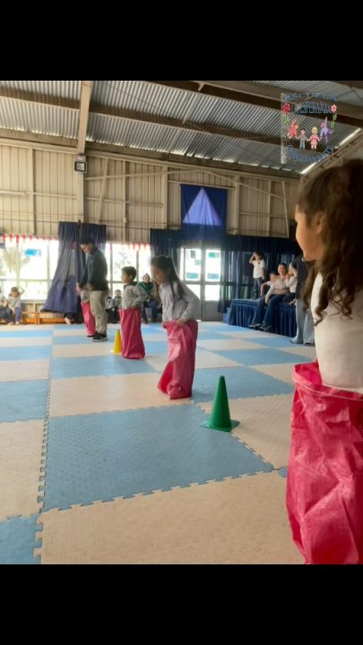 Video: 🇨🇱✨ ¡Día de Juegos Típicos en nuestra Escuela La Esperanza! ✨🇨🇱 Hoy vivimos una entretenida jornada llena de alegría, tr…